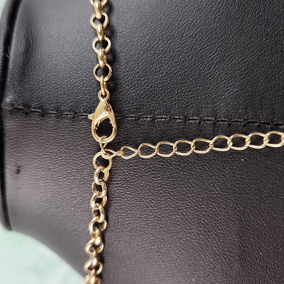 5/$20 Bundle deal - Cream Necklace - Picture 3 of 3